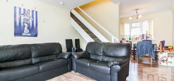 4 bedroom terraced house