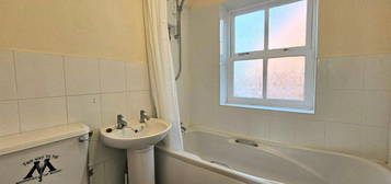 2 bedroom terraced house