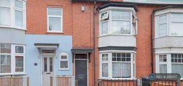 5 bedroom terraced house