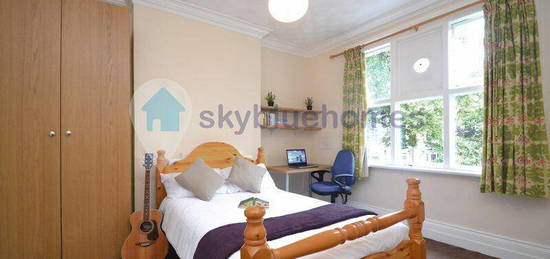 5 bedroom terraced house