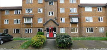 Flat to rent in Keswick Court, Cumberland Place With Parking, South East London SE6