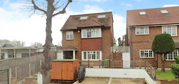 5 bedroom detached house