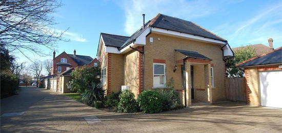 3 bed detached house to rent