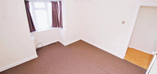 End terrace house to rent in The Lawns, Hemel Hempstead HP1