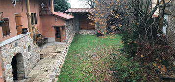 Studio meublé avec terrasse et place de stationnement