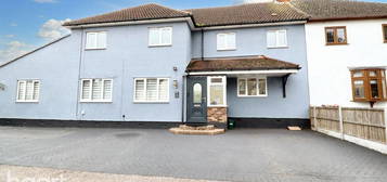 5 bedroom semi-detached house for sale