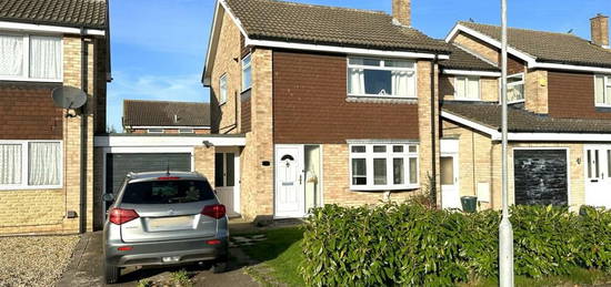 3 bedroom link detached house for sale