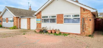 3 bedroom link detached house for sale