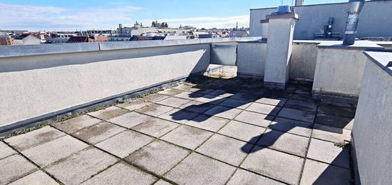 TERRASSENHIT, FERNBLICK, unbefristete 84 m2 Dachgeschoß mit 64 m2 Terrasse, Woh…