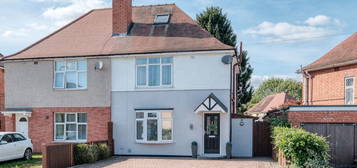 4 bed semi-detached house for sale