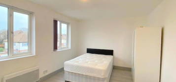 Studio to rent in Oldfield Circus, Greenford UB5