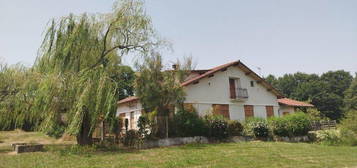 Maison avec terres agricoles