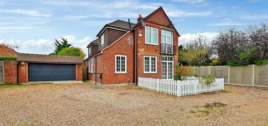 3 bed detached house for sale