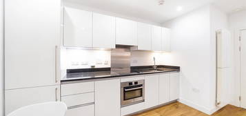 Flat for sale in Johnson Court, Kidbrooke Village SE9