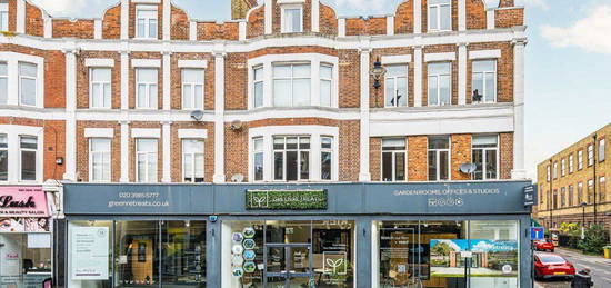 Flat for sale in Garfield Road, Twickenham TW1