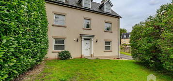 5 bedroom detached house to rent