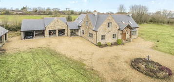 5 bedroom equestrian facility for sale