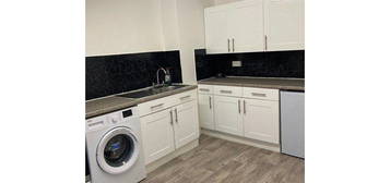 2 bed flat to rent