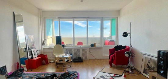 Nachmieter für eine 1 Zimmer Wohnung gesucht !  / Corbusierhaus