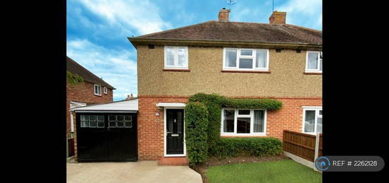 5 bedroom semi-detached house