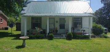 117 Elm St, Cornersville, TN 37047