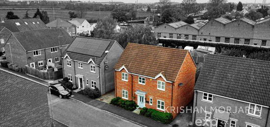 4 bed detached house for sale