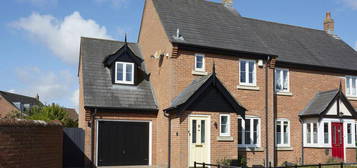 3 bedroom semi-detached house to rent