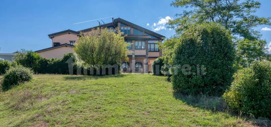 Casale, ottimo stato, 525 m², Pianoro