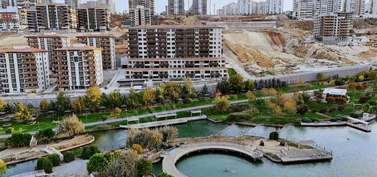 HZ DEN GÖL MANZARALI 190 m2 GENİŞ 3.5+1 DAİRE