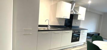 2 bed flat to rent