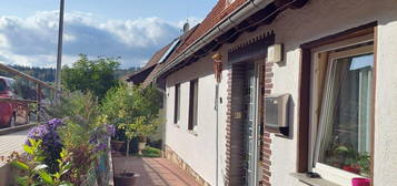 Freistehendes Zweifamilienhaus in Helsa, OT Waldhof