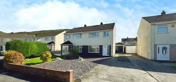 3 bed semi-detached house for sale