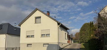 "" DORFLEBEN "" Kleinpetersdorf ! Nettes Landhaus mit Nebenräumen und Stadel in ruhiger Ortslage