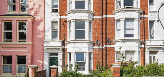 Flat to rent in Lorna Road, Hove, East Sussex BN3