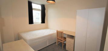 Detached house to rent in Pelter Street, Shoreditch E2