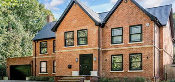 4 bed detached house for sale