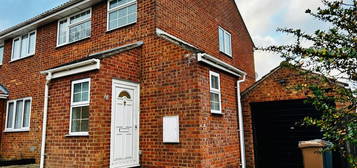 3 bed semi-detached house to rent