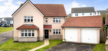 5 bed detached house for sale