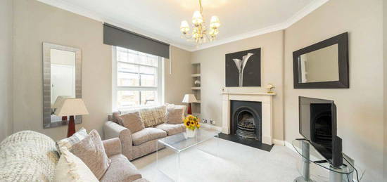 Flat for sale in Walton Street, London SW3