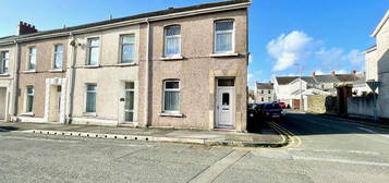 4 bed end terrace house for sale