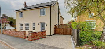 4 bedroom detached house to rent