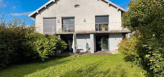 Maison 7 pièces 200 m²