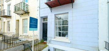 Flat to rent in Ground Floor Flat, Oakfield Place, Clifton, Bristol BS8