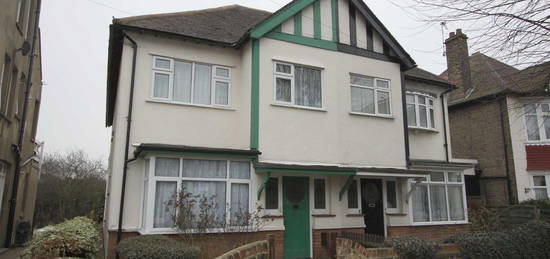 Flat to rent in Crowborough Road, Southend-On-Sea SS2