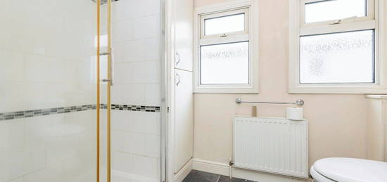 Mobile/park home for sale in Arkley Park, Barnet Road, Arkley, Barnet EN5