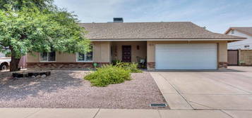 819 W  Lodge Dr, Tempe, AZ 85283