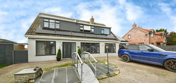 6 bed detached house for sale