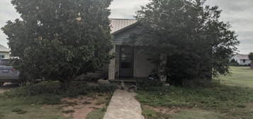 1210 Eubank St, Matador, TX 79244