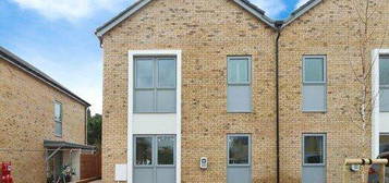 3 bedroom semi-detached house