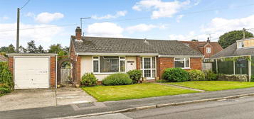 Bungalow for sale in Crescent Road, North Baddesley, Hampshire SO52